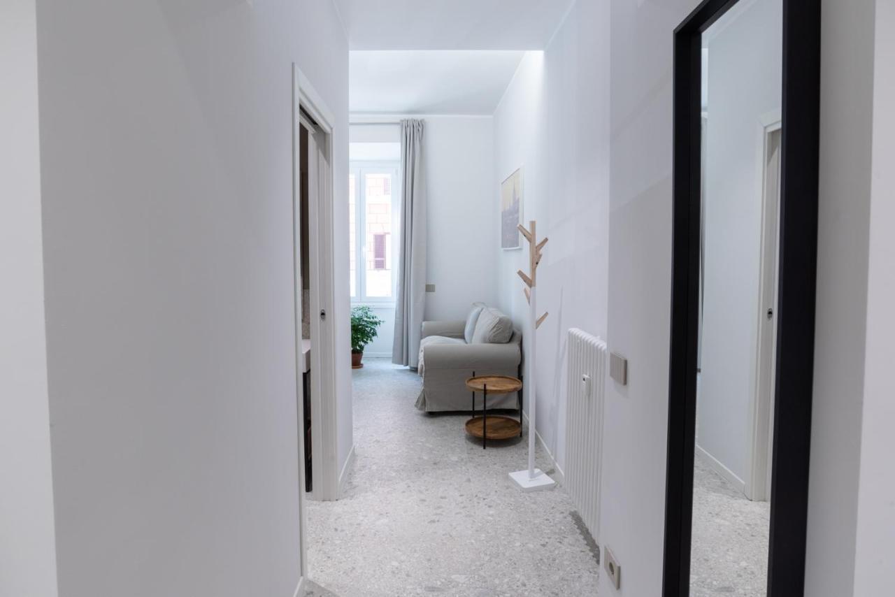 White Home Suite And Rooms Рим Екстериор снимка