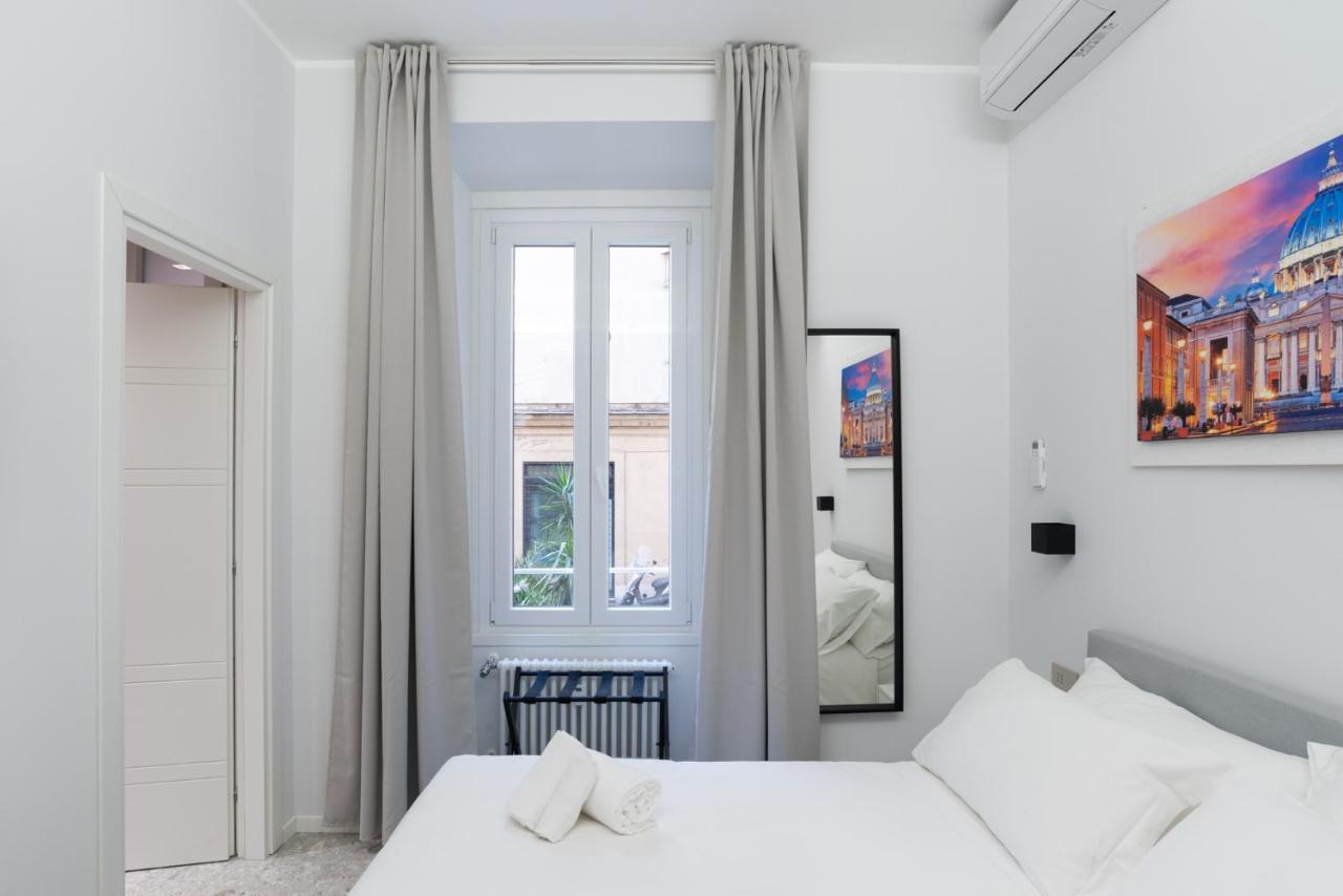 White Home Suite And Rooms Рим Екстериор снимка